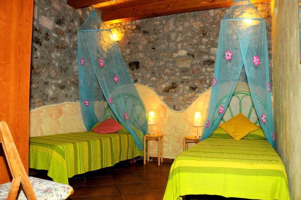 Agriturismo Su'E Lentu ボーザ 部屋 写真