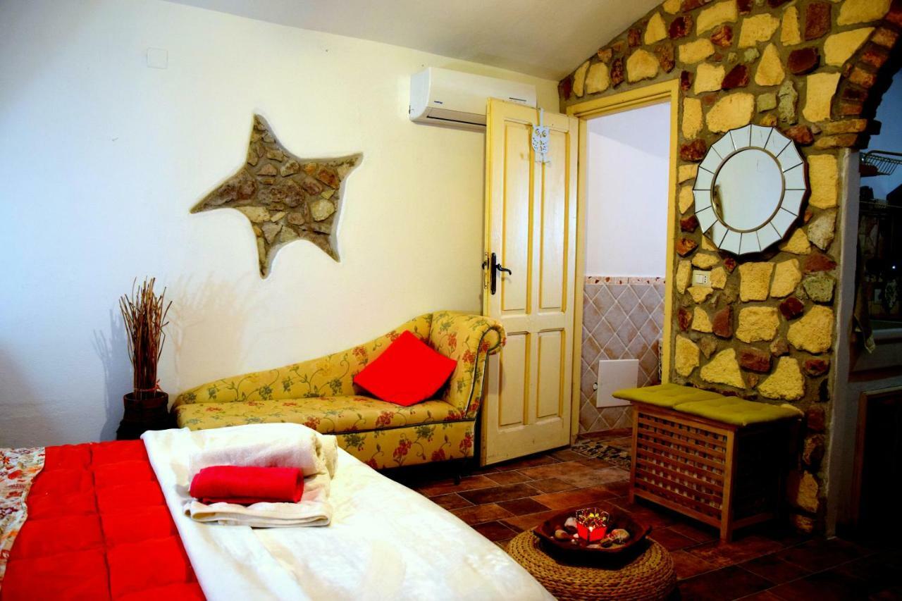 Agriturismo Su'E Lentu ボーザ エクステリア 写真