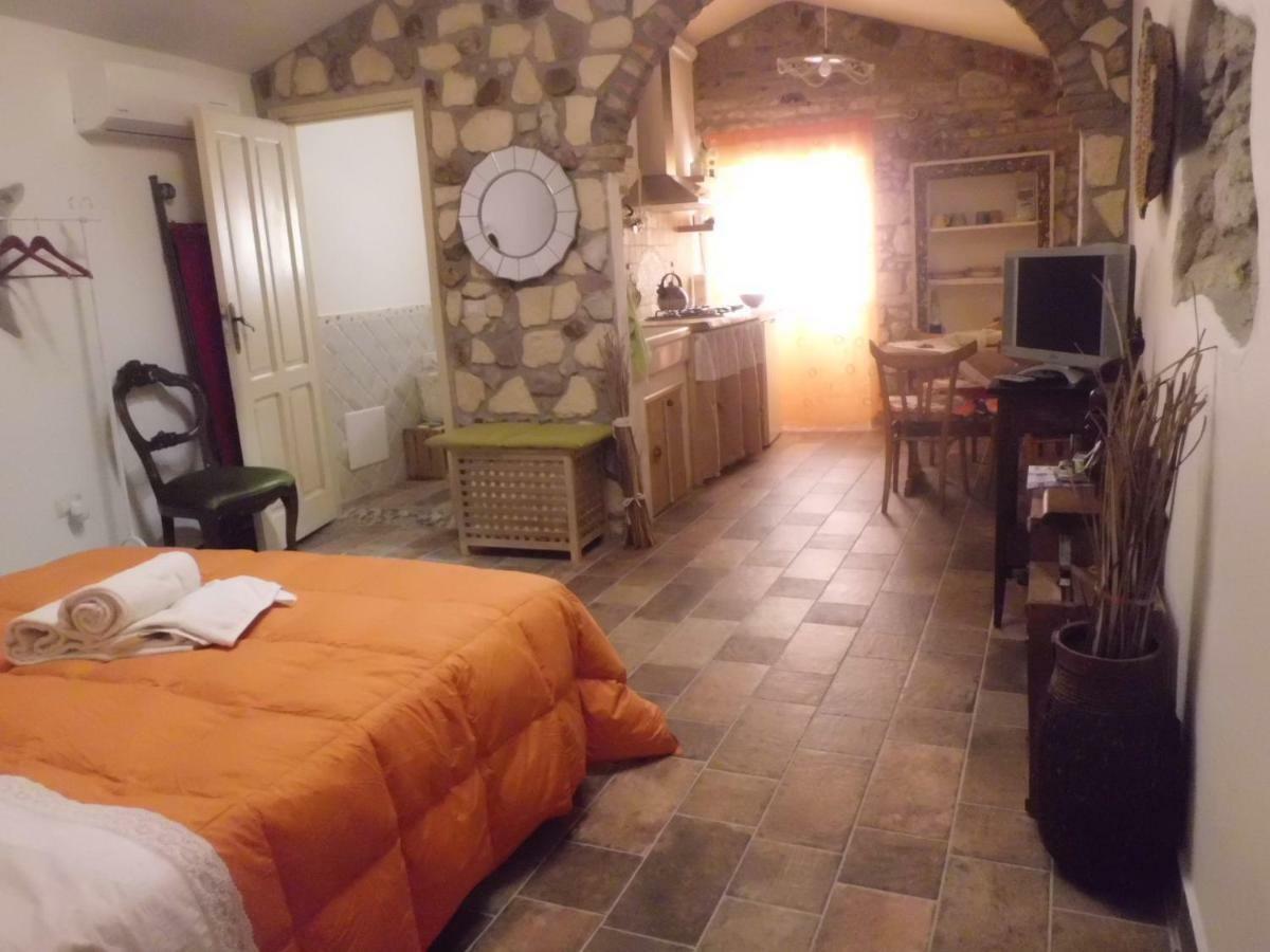 Agriturismo Su'E Lentu ボーザ エクステリア 写真